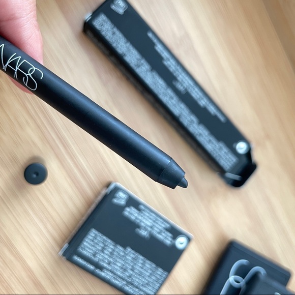 NARS makeup set - Picture 9 of 9